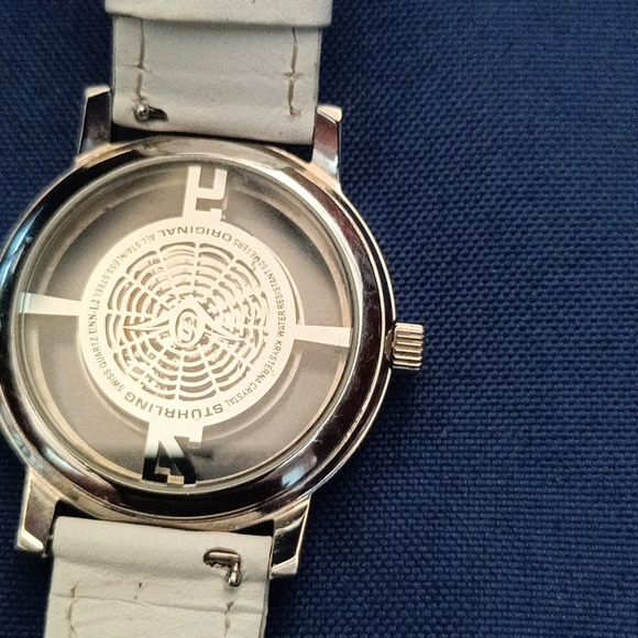 Stuhrling Women's Vogue Watch with Diamond  Bezel LN working - Picture 8 of 8